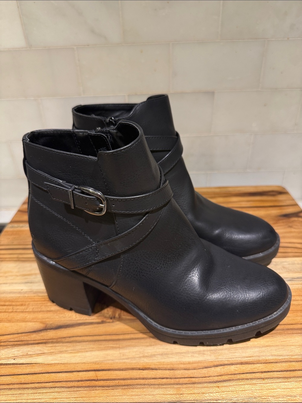 Naturalizer Madalynn Black Ankle Booties with Buckle Strap, chunky Heel SZ8
